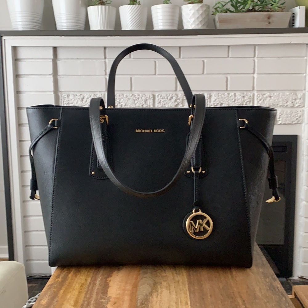 Michael Kors Voyager Medium Leather Tote